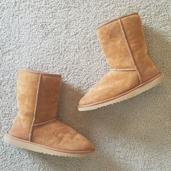 UGG Shoes - Ugg Chestnut Classic Short Boots